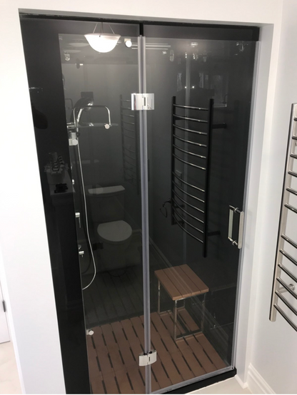 shower room with steam